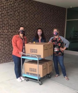 School social workers Lindsay Knepp, MSW, LSW, and elemetary school social worker, Amanda Musser, MSW, LCSW, and food services director Maria Kreider have been delivering food to school children throughout the pandemic in Pennsylvania.