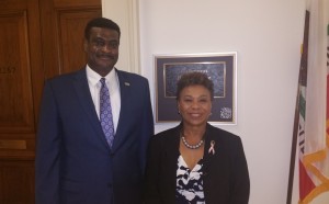 NASW CEO Angelo McClain visited the office of Rep. Barbara Lee (D-CA) on Oct. 8, 2015 to thank her for introducing the legislation. 
